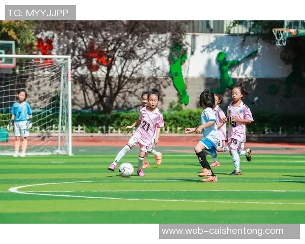 足球文的魅力与激情探讨如何在绿茵场上书写属于我们的传奇故事 足球文的魅力与激情探讨如何在绿茵场上书写属于我们的传奇故事