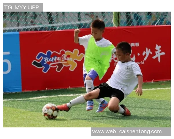 基德足球:探索青少年足球发展的新模式与未来潜力 基德足球:探索青少年足球发展的新模式与未来潜力